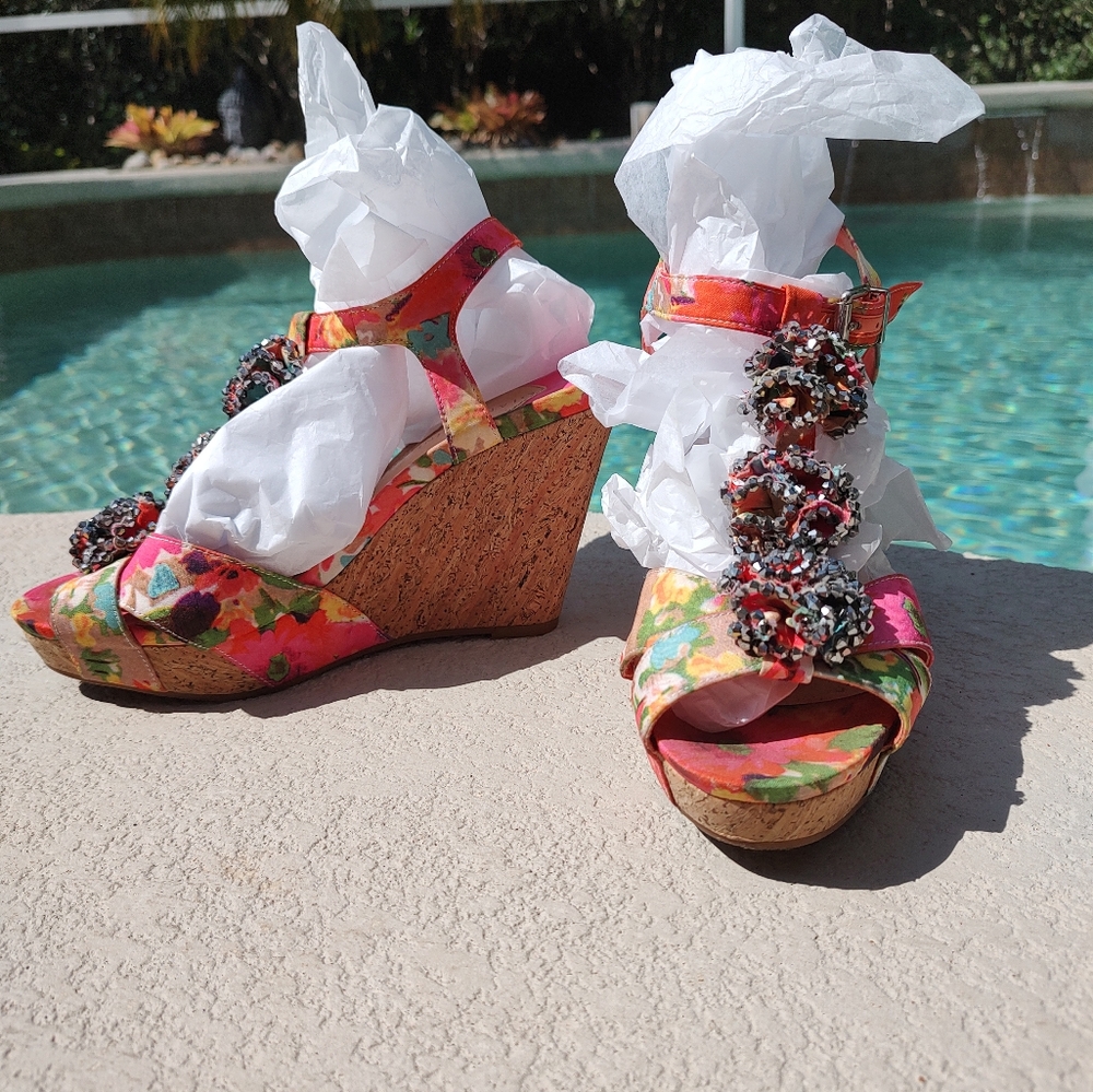 Gianni Bini Jeweled wedge - Picture 9 of 16